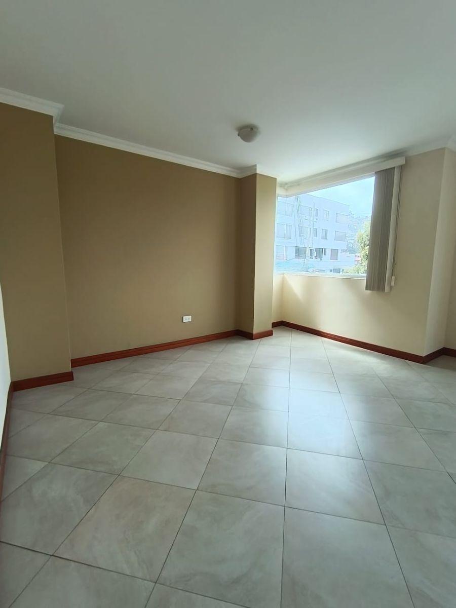 De Venta Departamento de Tres Dorm. en La Urbanizacion El Condado — imagen 8