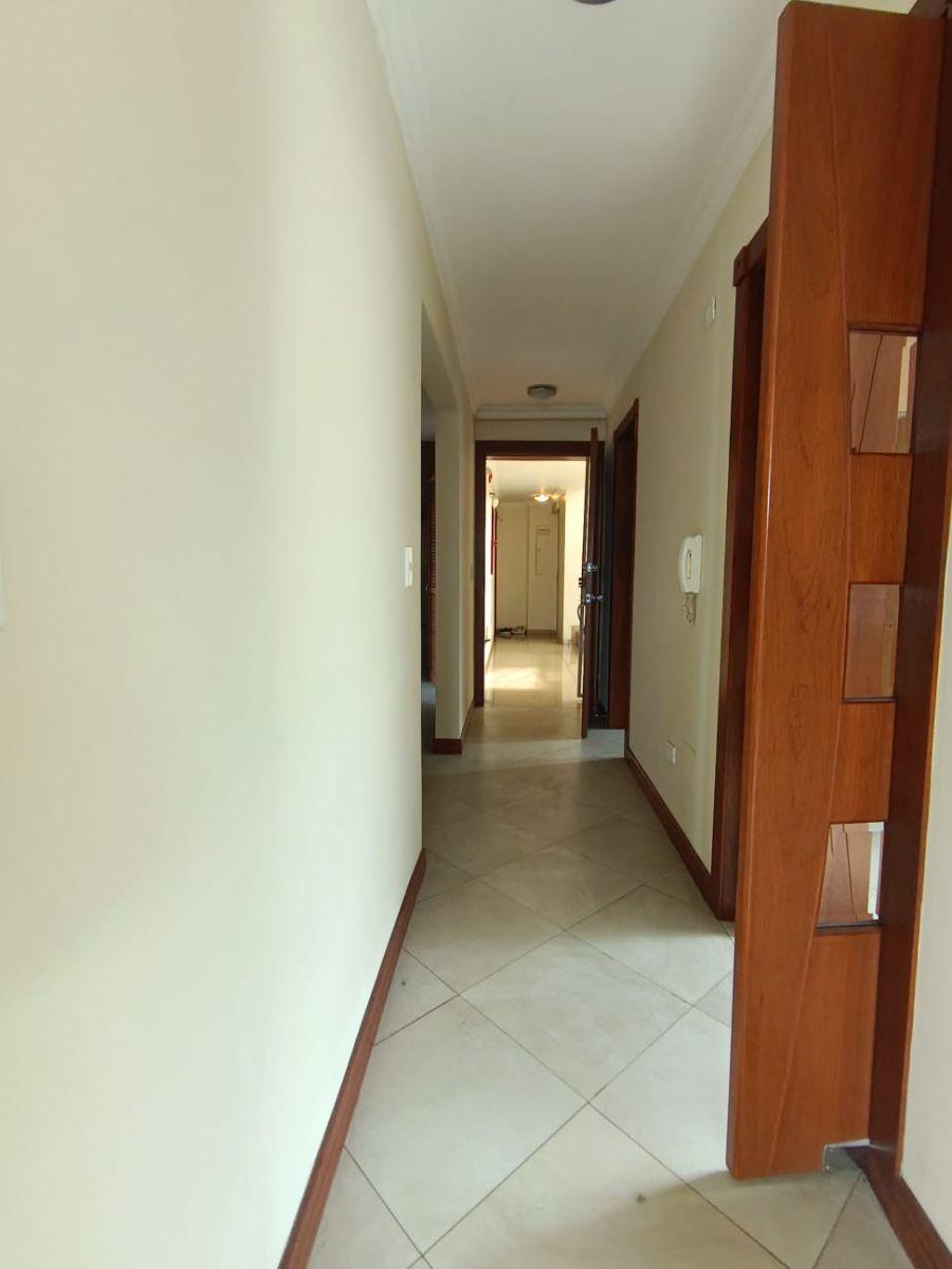 De Venta Departamento de Tres Dorm. en La Urbanizacion El Condado — imagen 7