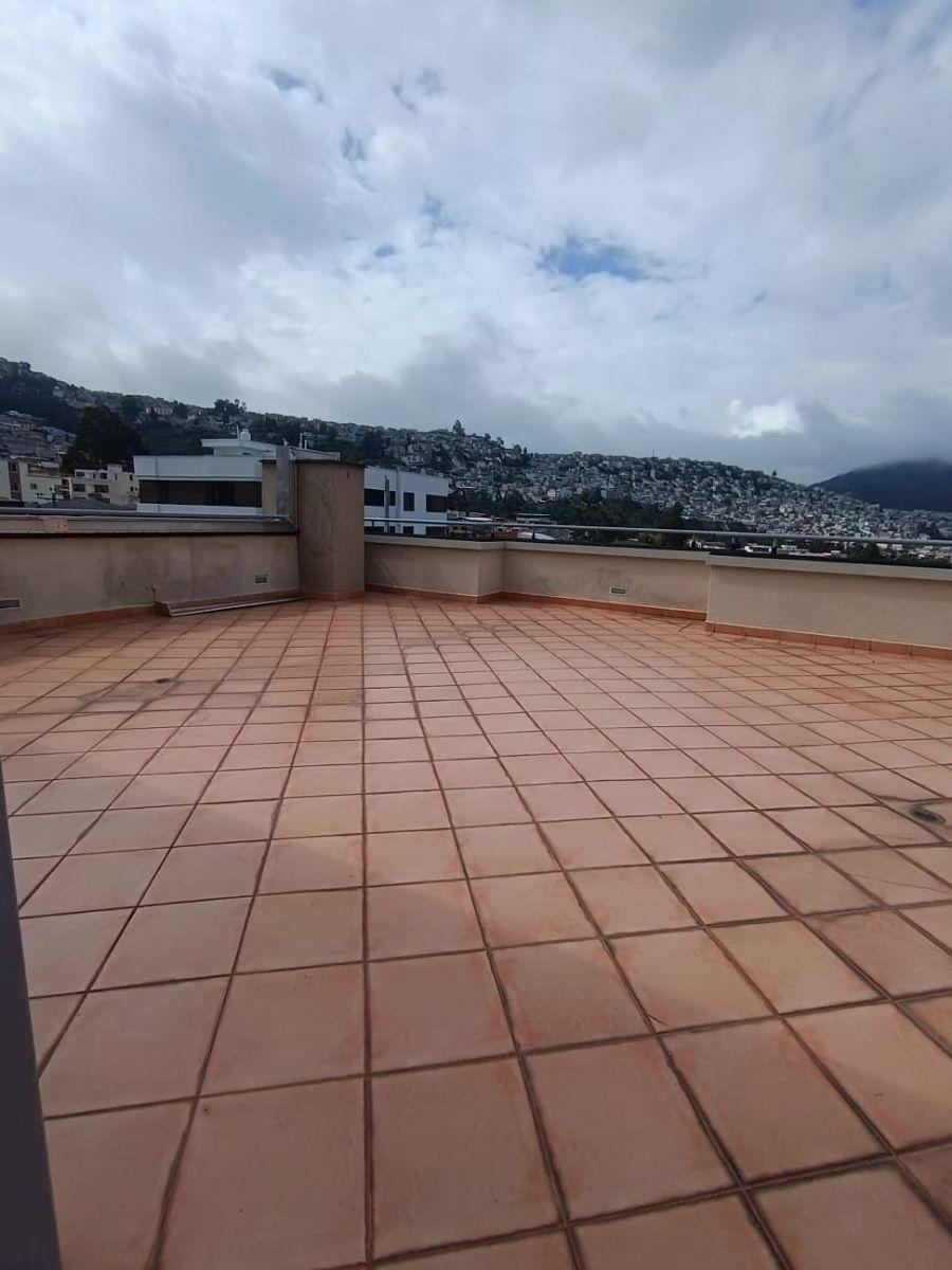 De Venta Departamento de Tres Dorm. en La Urbanizacion El Condado — imagen 6