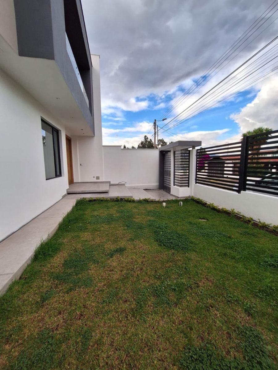 Casas de Lujo en Venta en Urbanización Privada – Valle de Los Chillos — imagen 9