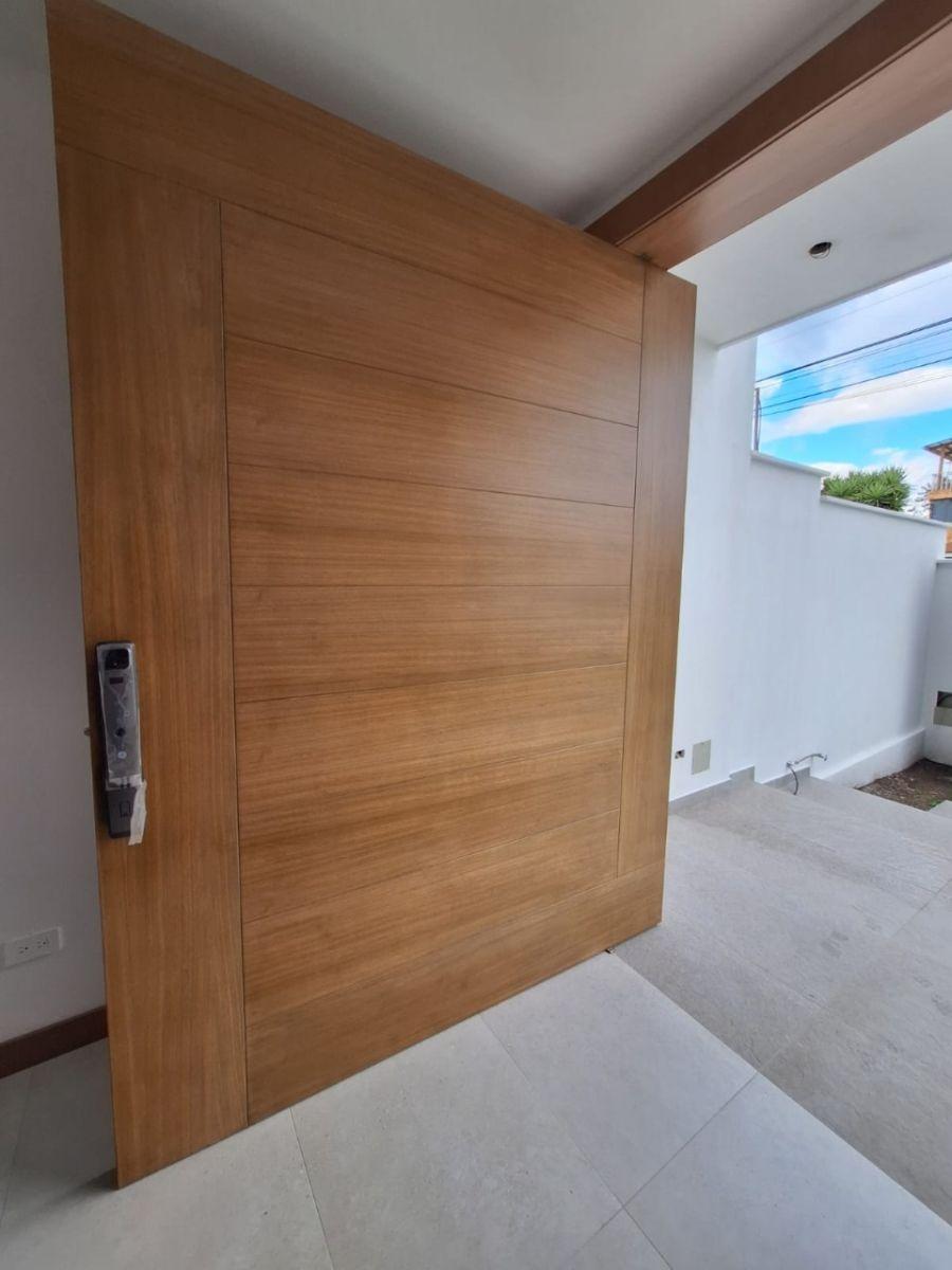 Casas de Lujo en Venta en Urbanización Privada – Valle de Los Chillos — imagen 8