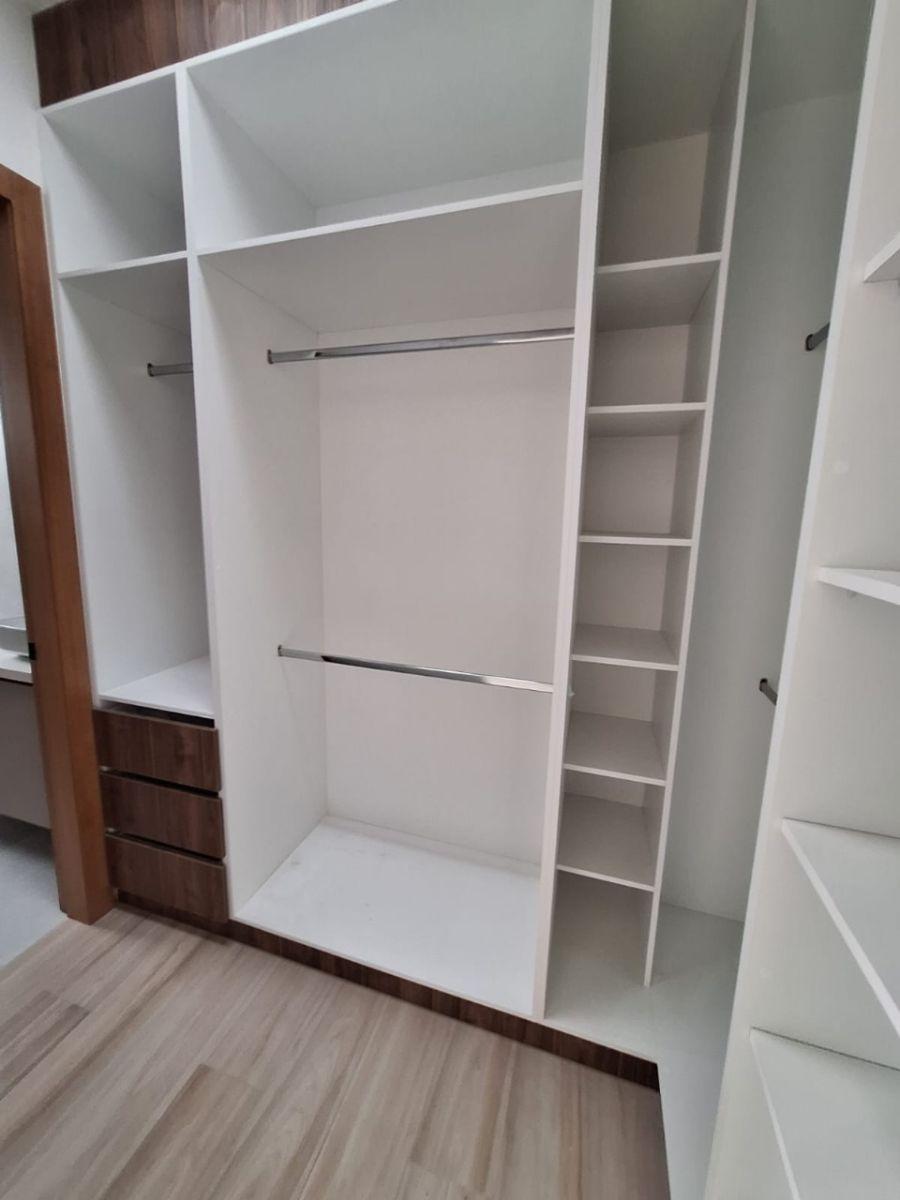 Casas de Lujo en Venta en Urbanización Privada – Valle de Los Chillos — imagen 4