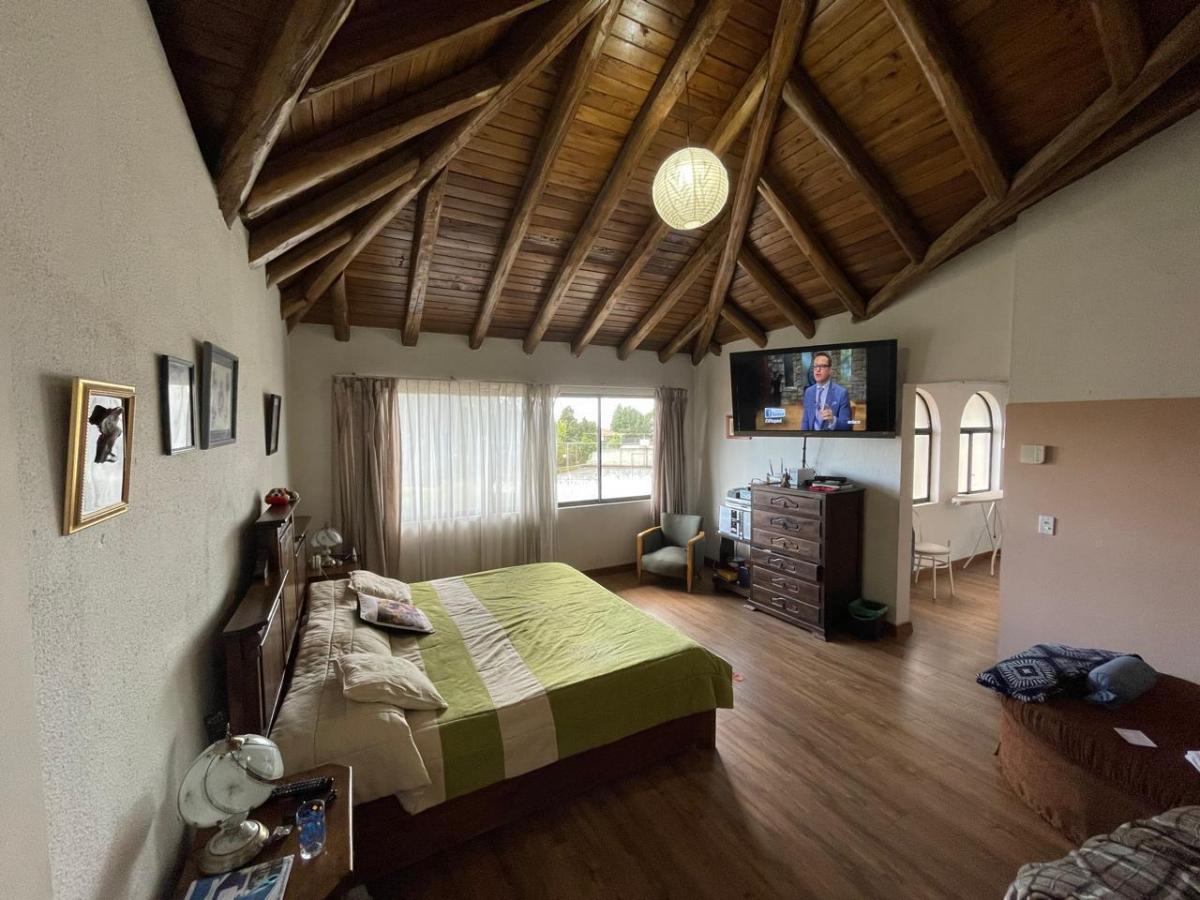 Casa en Venta en La Urb. Campo Alegre, Monteserrín, Quito Norte — imagen 7