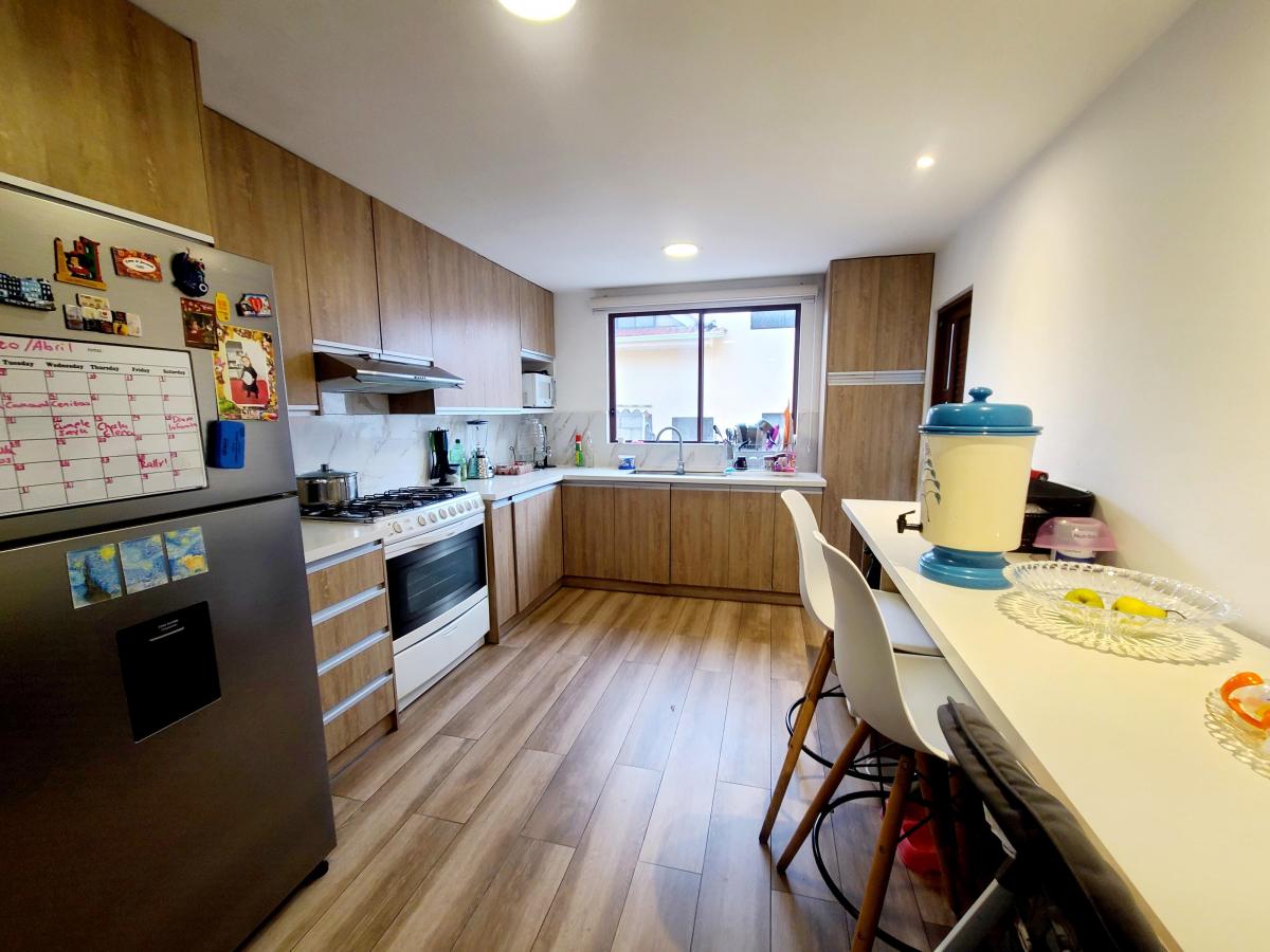 Departamento a La Venta Oportunidad Av Primero de Mayo 2 Dorm., Azuay — imagen 7