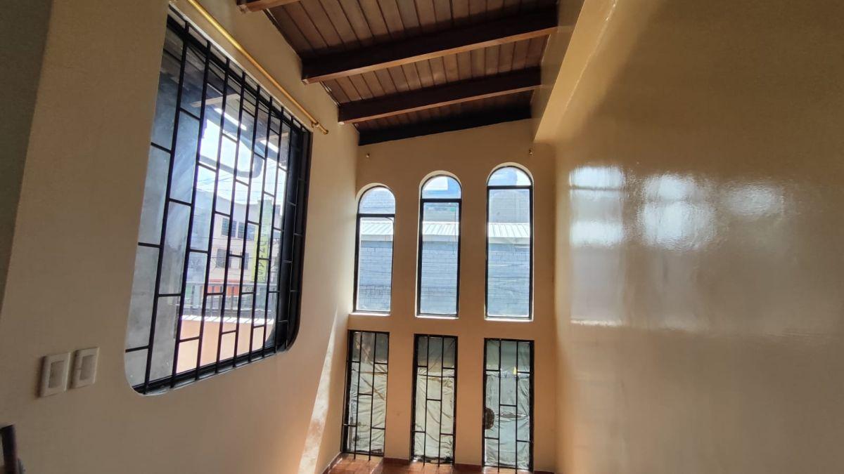 En Venta Casa Rentera Sector Martha Bucaram de Roldos 3 Departamentos — imagen 7