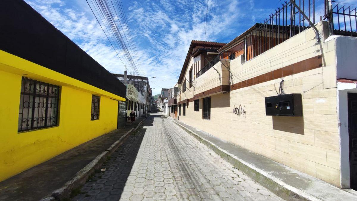 En Venta Casa Rentera Sector Martha Bucaram de Roldos 3 Departamentos — imagen 6