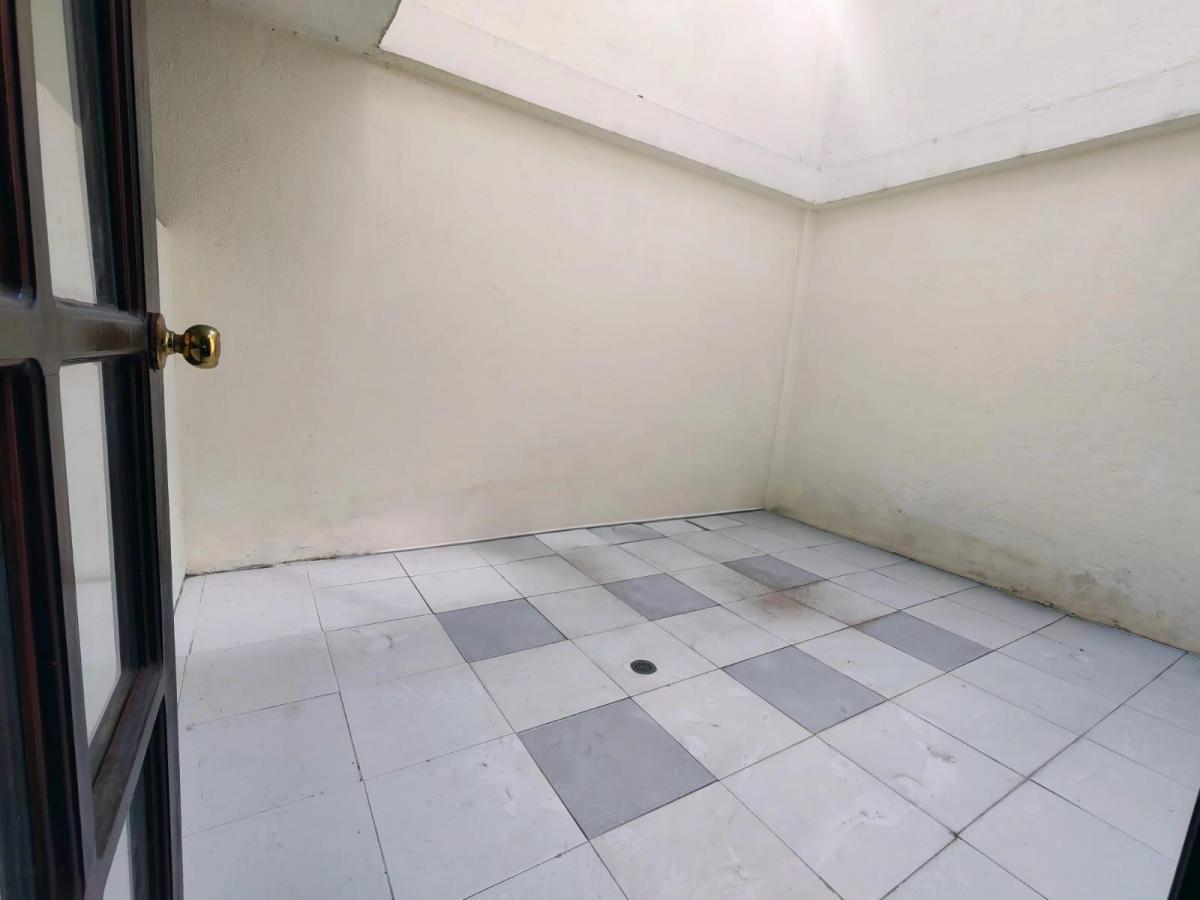 En Venta Casa de 3 Pisos con Local Comercial en Carapungo — imagen 3