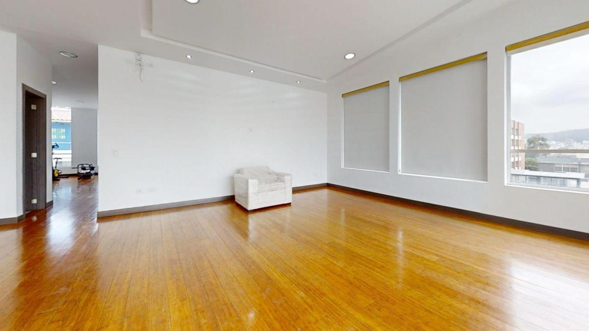 Vendo o Rento, Penthouse Nuevo con Terraza en Quito Tenis — imagen 3