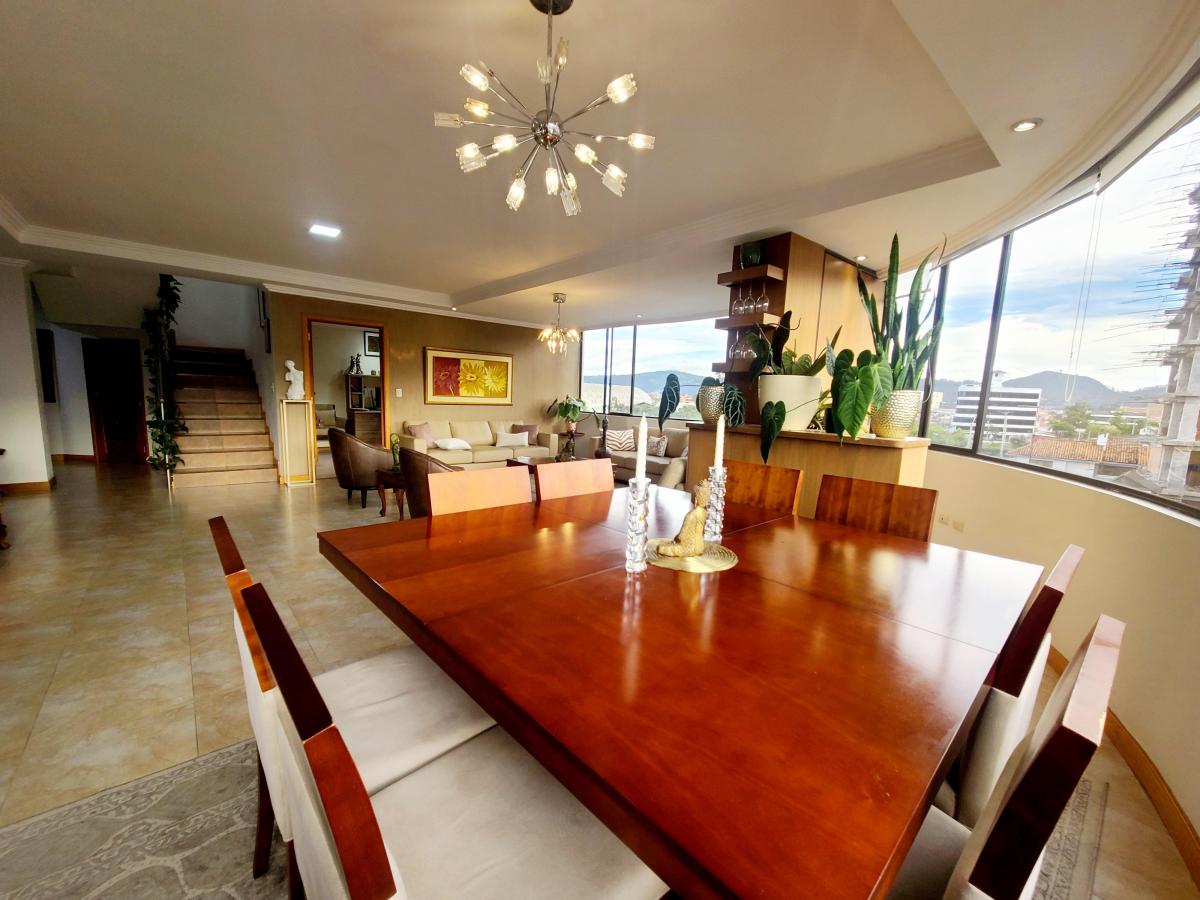 Penthouse de Lujo en Venta Av 3 de Noviembre, Azuay — imagen 7