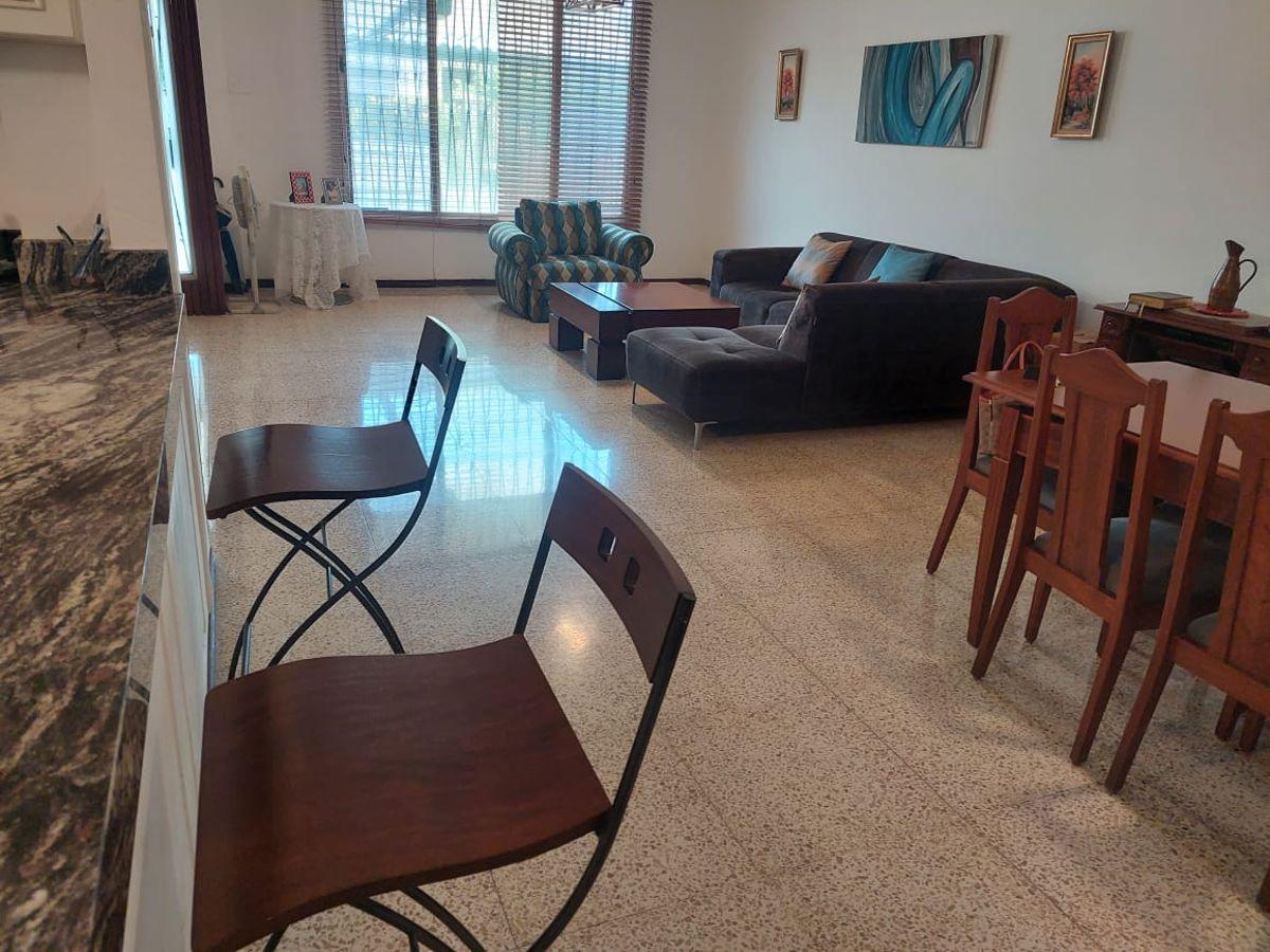 Vendo Departamento Planta Baja con Garaje en Urdesa Central. Guayas — imagen 4