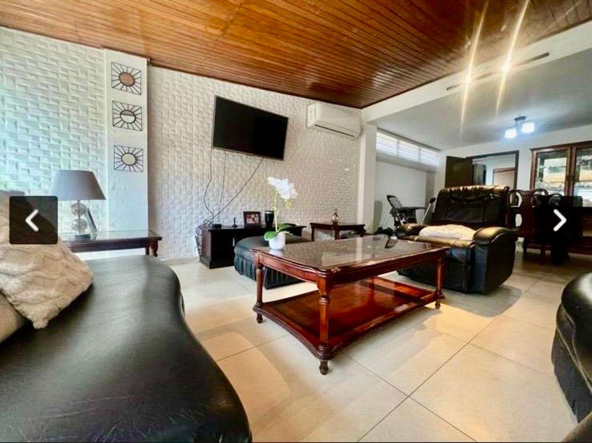 Departamento Remodelado de 3 Dorm. en Urdesa, Guayas — imagen 7