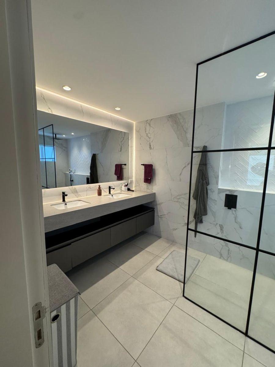 Quito, Vendo Loft, 3 Dorm. Cada Uno con Sus Baños, Excelentes Áreas, Sector González Suárez! — imagen 4
