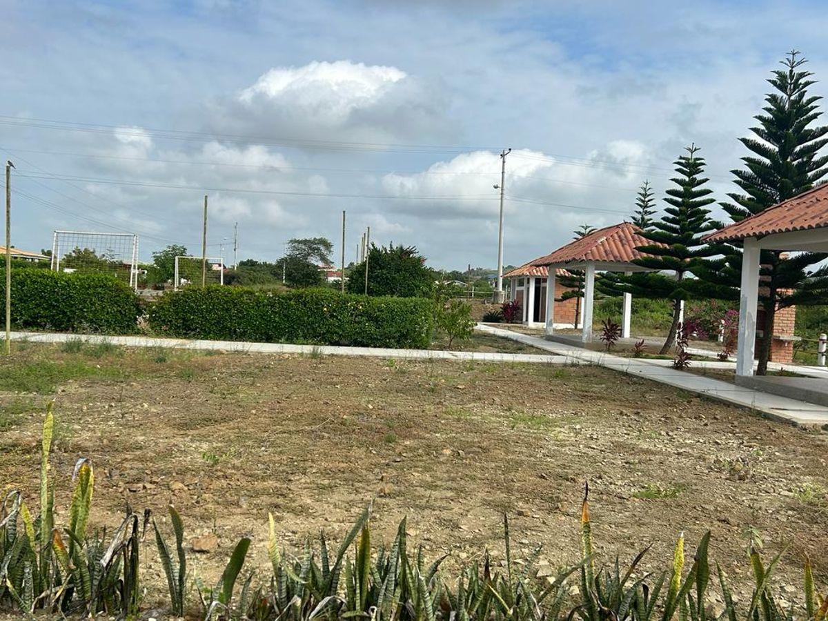 Terreno de 1768 m² en Venta en Norte de Playas Fincas Las Lagunas, Guayas — imagen 4