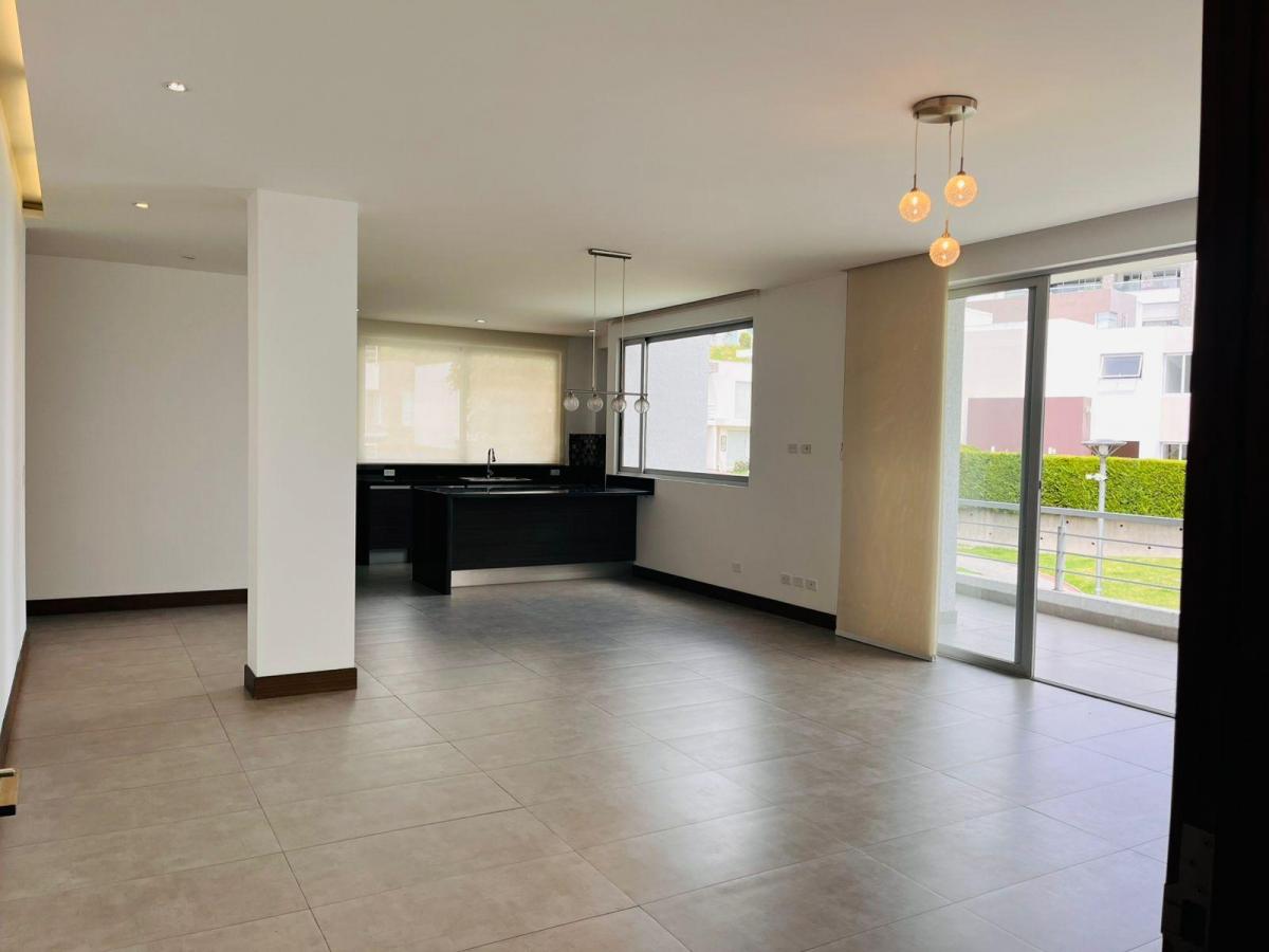 Departamento en Cumbayá — imagen 10