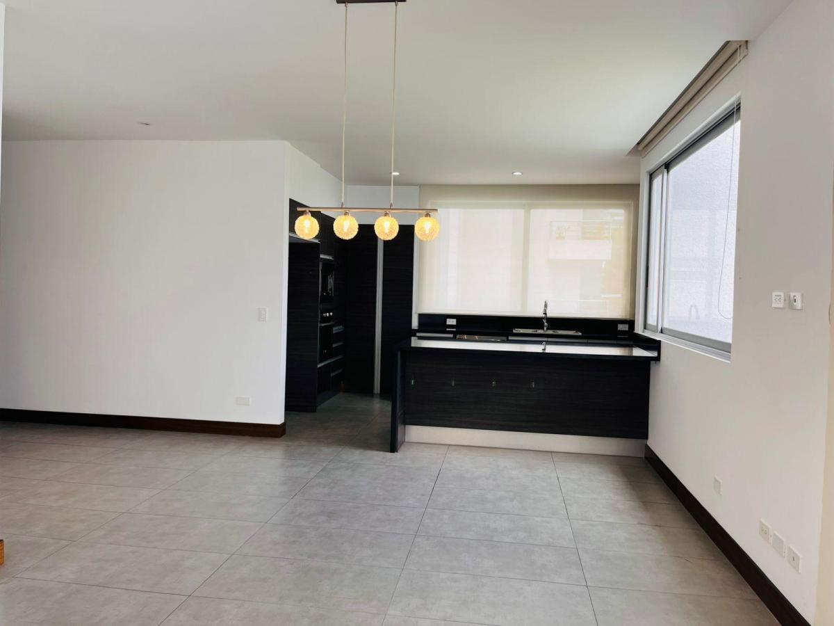 Departamento en Cumbayá — imagen 8