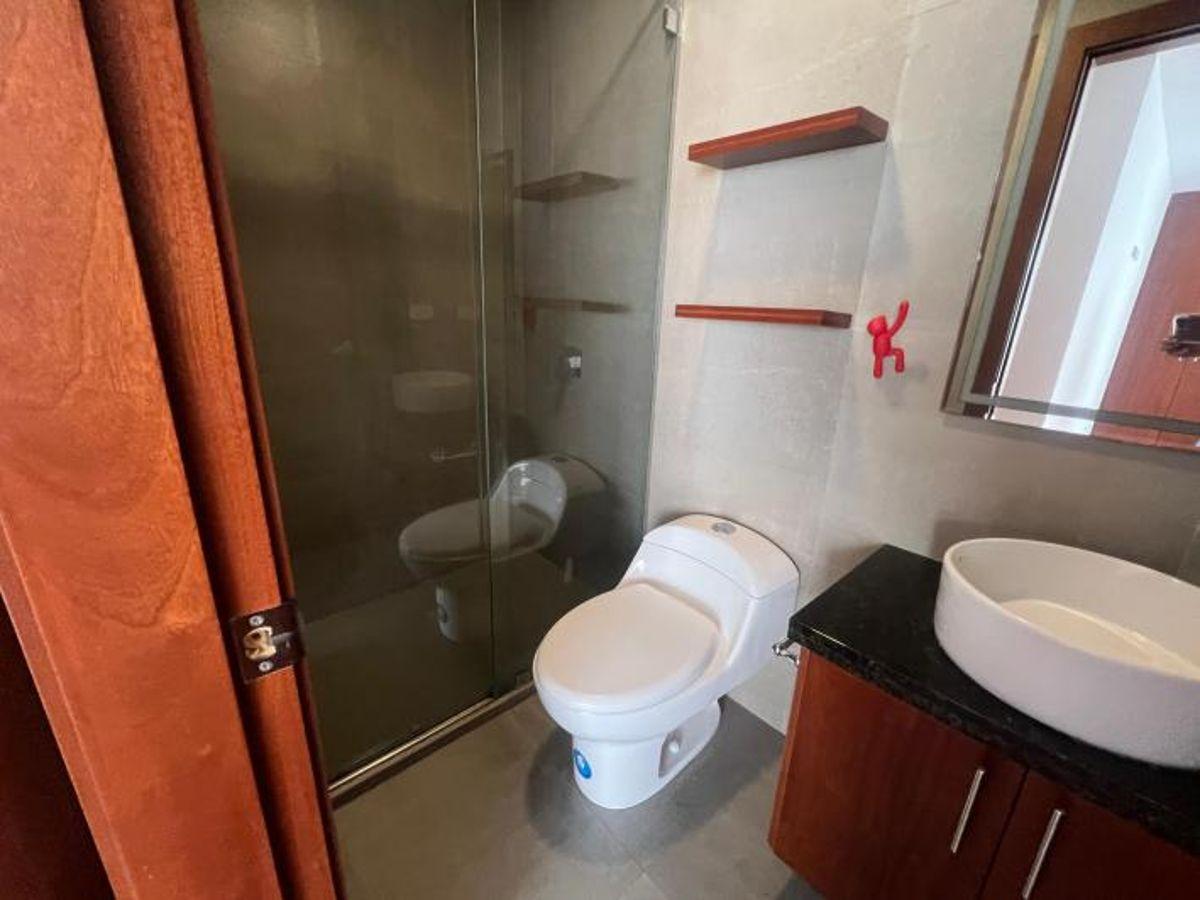 Oportunidad, Quito Tenis, Departmento 2d con Patio — imagen 4