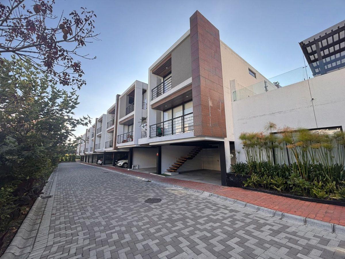 Vendo Departamento por Estrenar con Terraza en San Juan de Cumbayá — imagen 8