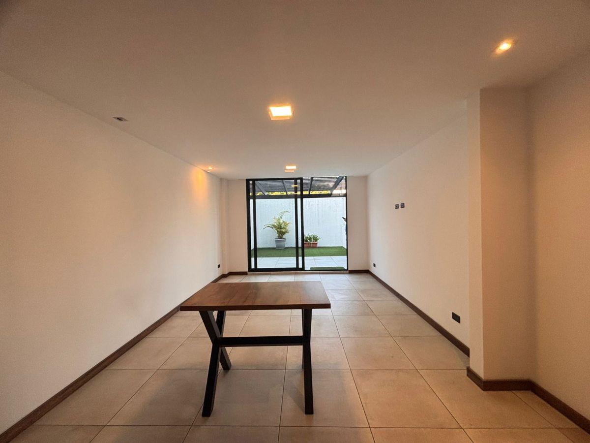 Vendo Departamento por Estrenar con Terraza en San Juan de Cumbayá — imagen 4