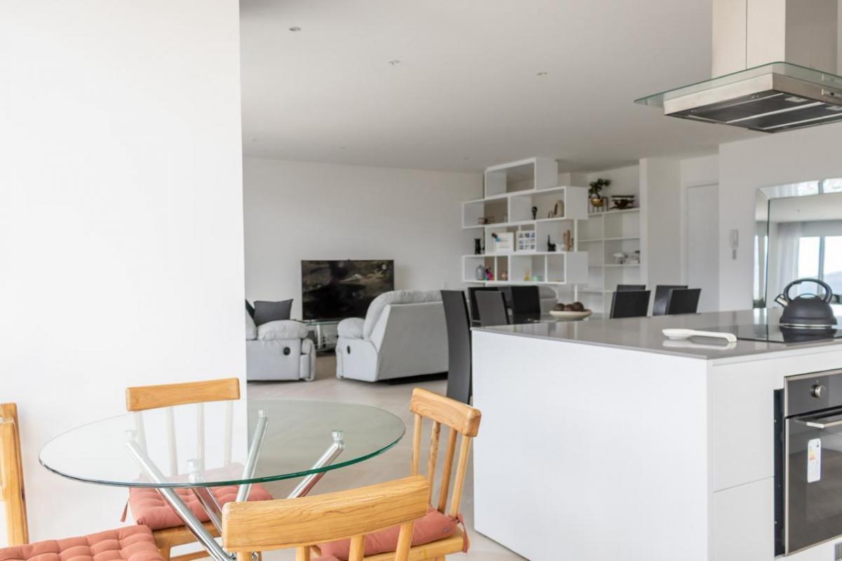 Vendo Moderno Departamento Sobre La González Suárez — imagen 8