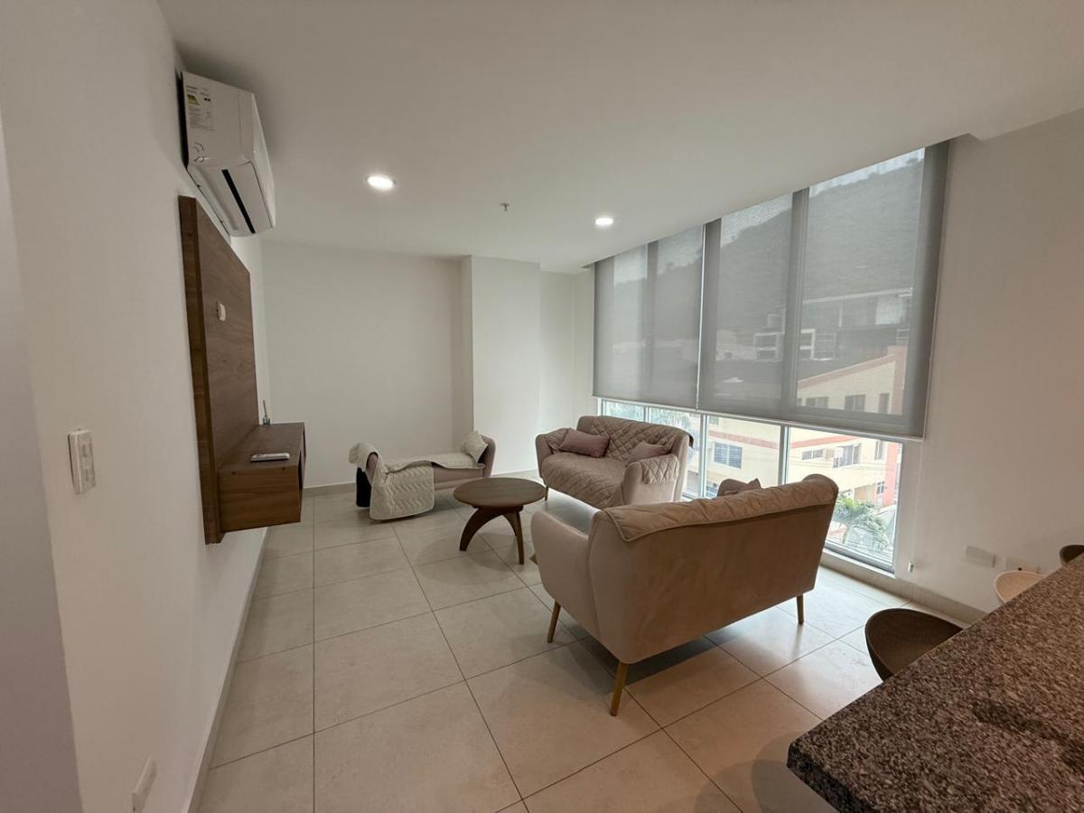 Suite en Venta Full Amoblado en Edificio 100 Olivos Parc, Ceibos, Guayas — imagen 9