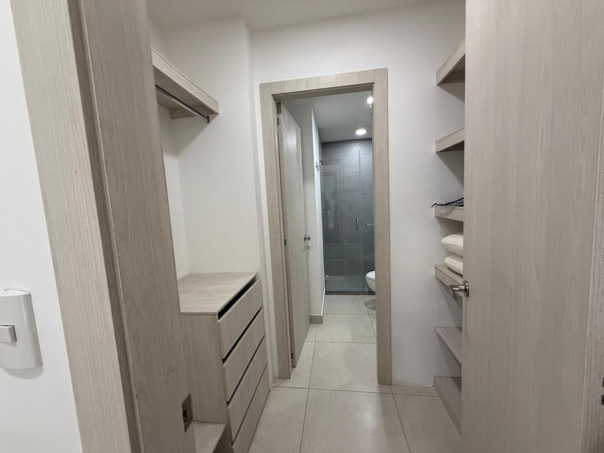 Suite en Venta Full Amoblado en Edificio 100 Olivos Parc, Ceibos, Guayas — imagen 3