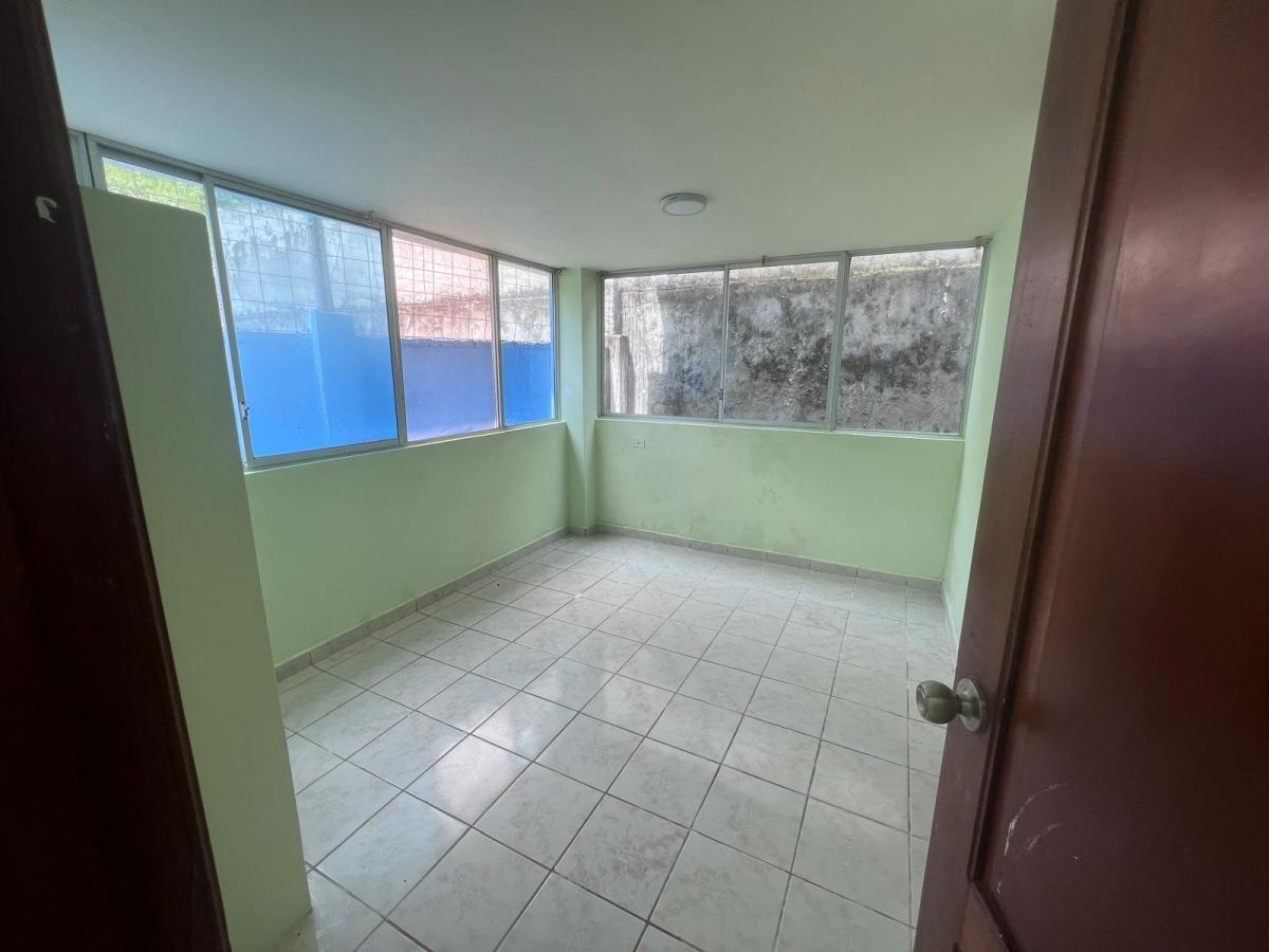 Propiedad en Venta en Atacames 8 Departamentos Apto Para Airbnb — imagen 3