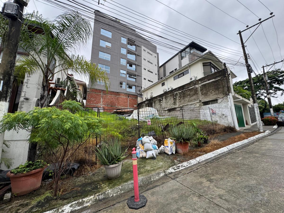 En Venta Terreno de 270 m² en Urb. Lomas de Urdesa. Guayas — imagen 8