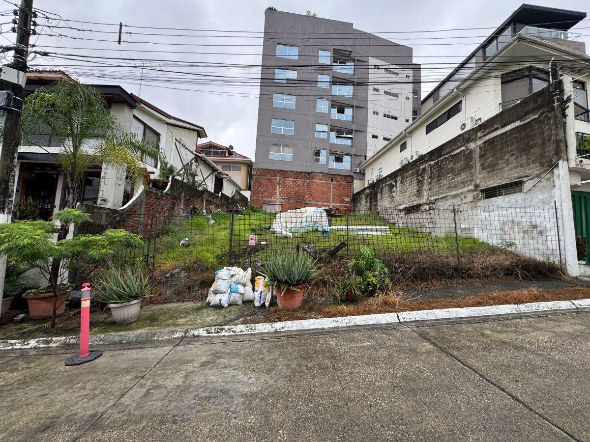 En Venta Terreno de 270 m² en Urb. Lomas de Urdesa. Guayas — imagen 6