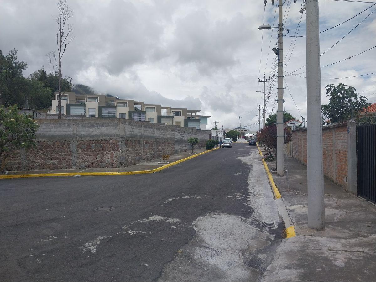 Vendo Hermoso Terreno en Pomasqui, Junto Al Colegio Francés, Totalmente Plano, Urbanizacion Privada — imagen 9