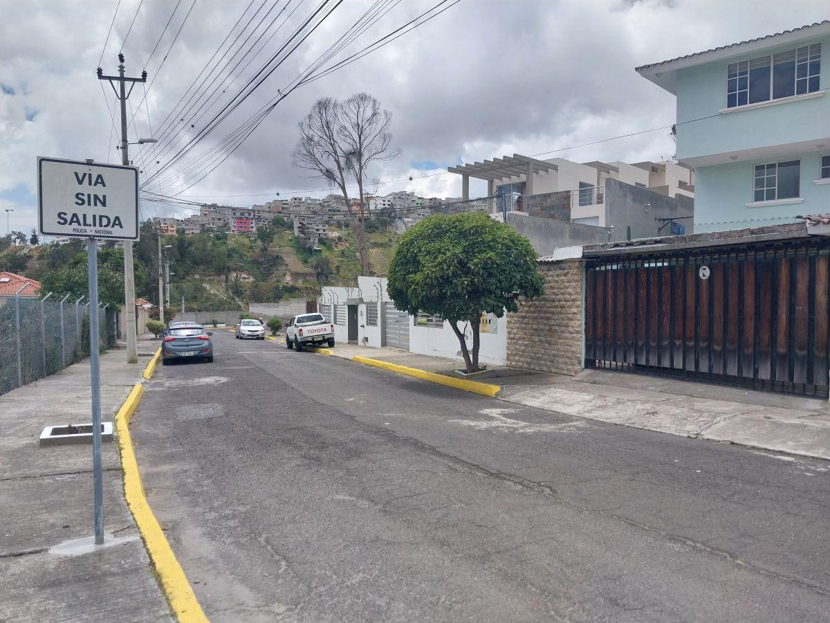 Vendo Hermoso Terreno en Pomasqui, Junto Al Colegio Francés, Totalmente Plano, Urbanizacion Privada — imagen 7