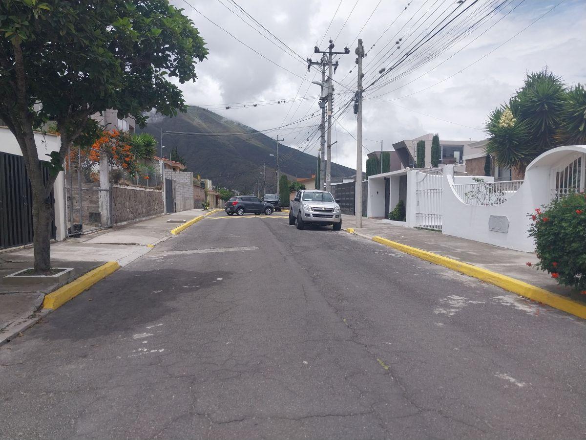 Vendo Hermoso Terreno en Pomasqui, Junto Al Colegio Francés, Totalmente Plano, Urbanizacion Privada — imagen 6