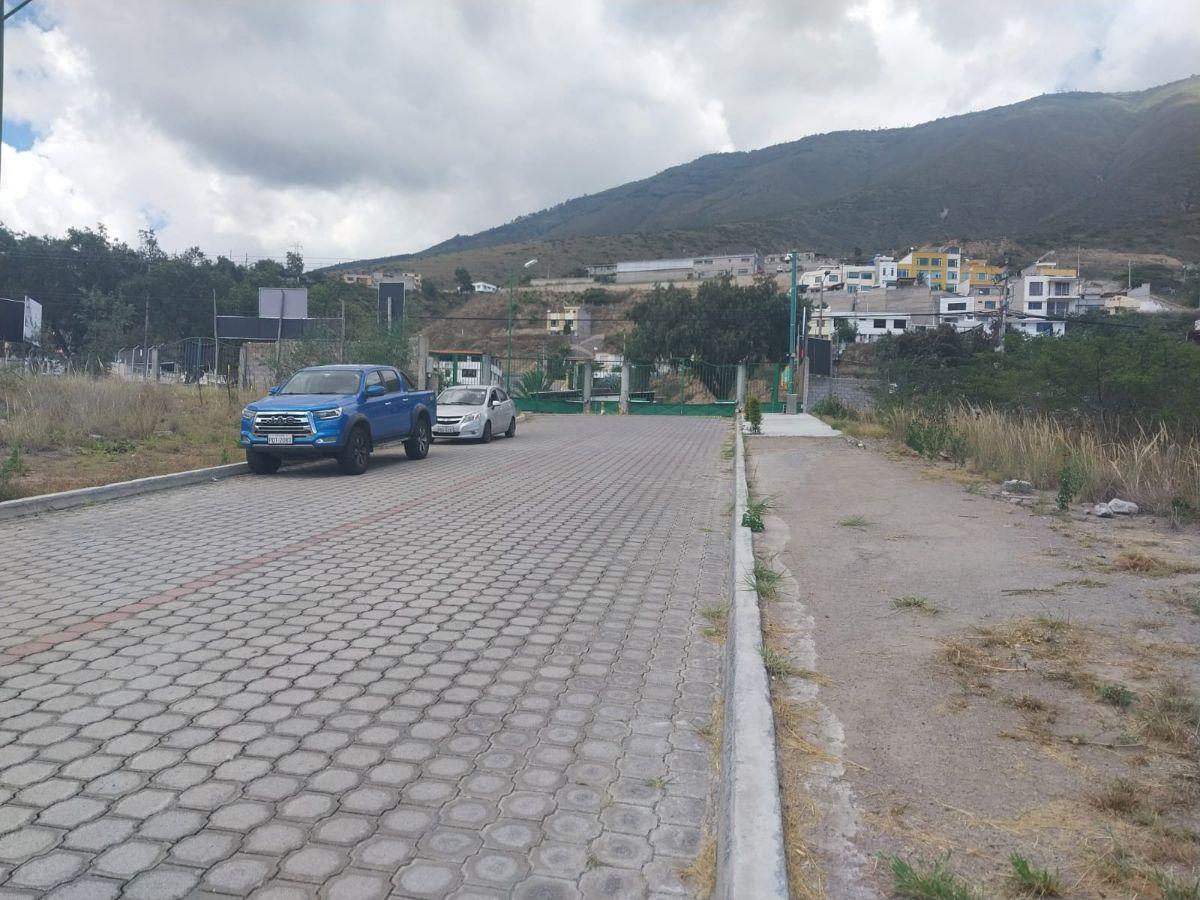 Vendo Terreno Plano en Urbanizacion Privada, Sector de Pomasqui con Todos Los Servicios Básicos. Provincia de Pichincha — imagen 7