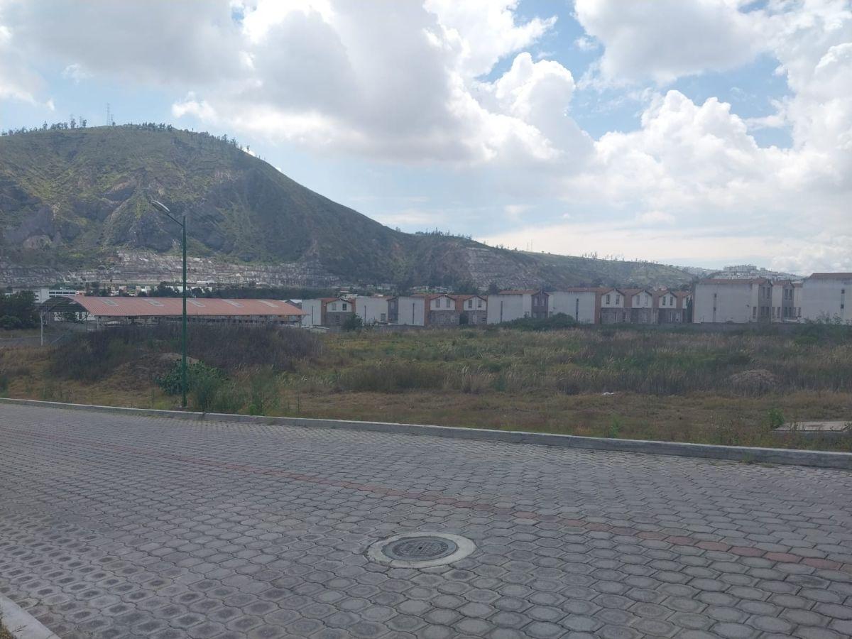 Vendo Terreno Plano en Urbanizacion Privada, Sector de Pomasqui con Todos Los Servicios Básicos. Provincia de Pichincha — imagen 6