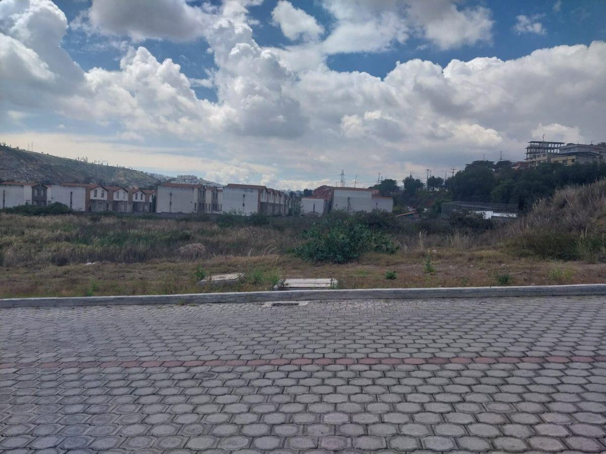 Vendo Terreno Plano en Urbanizacion Privada, Sector de Pomasqui con Todos Los Servicios Básicos. Provincia de Pichincha — imagen 3