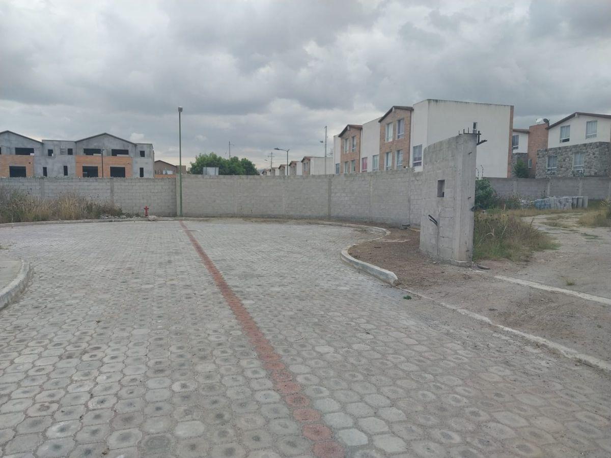 Vendo Terreno en Pomasqui Para Constructores Completamente Plano en Urbanizacion Privada. Provincia de Pichincha — imagen 3