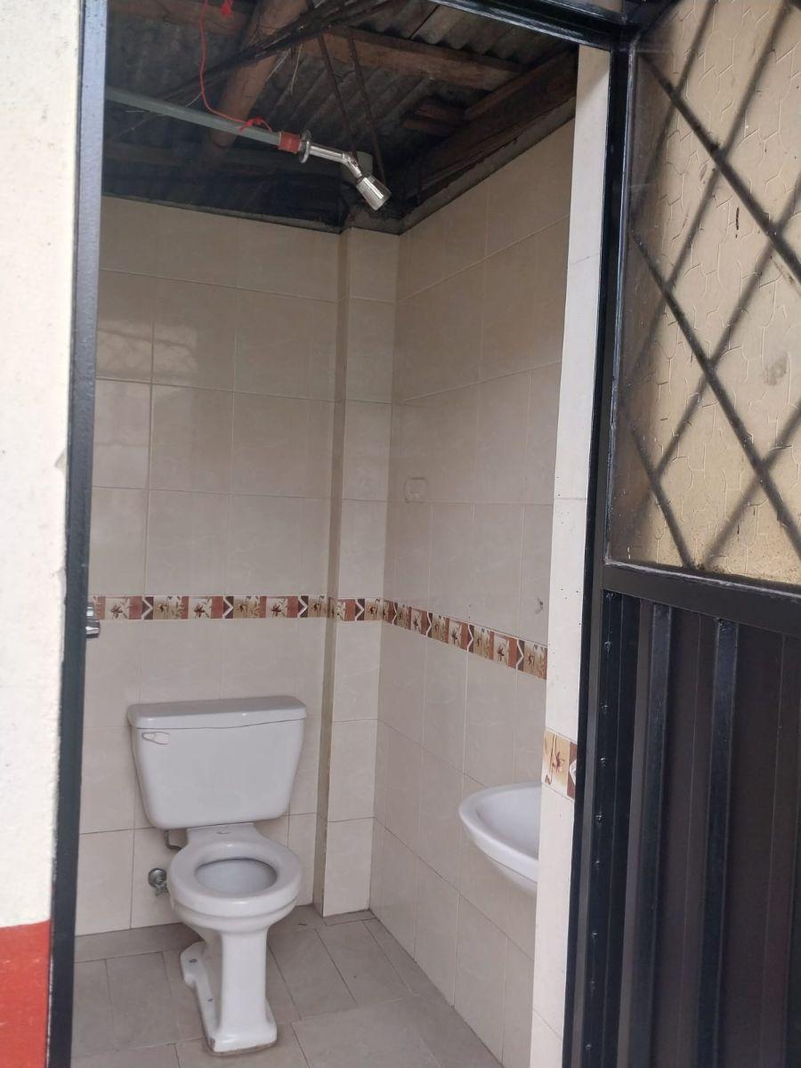 Vendo Terreno con Construccion Para Terminar en Guamaní en Derechos y Acciones, Excelente Ubicación — imagen 6