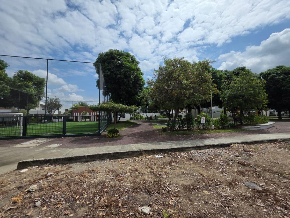 En Venta Terreno en Urbanizacion Portofino - Via a La Costa, Guayas — imagen 4