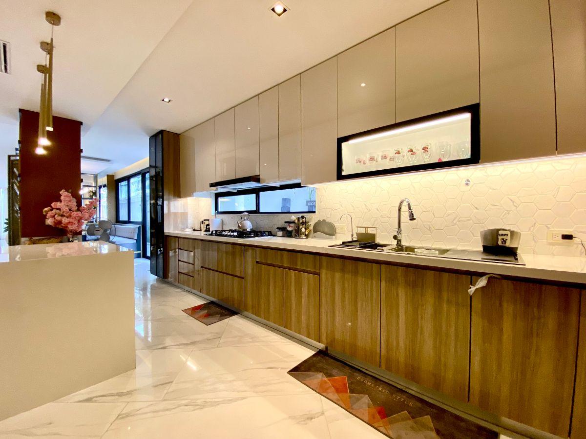 Casa en Venta con Vista Al Lago, Urb. Laguna Dorada, Km 1 Vía a Samborondón. Guayas — imagen 3