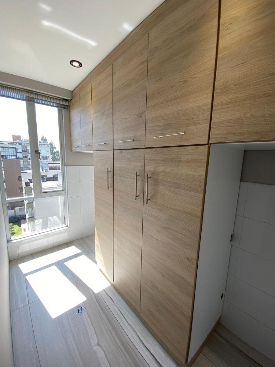 En Venta Duplex Penthouse C/terraza y Jardín - Urb. Lomas Monteserrin — imagen 5