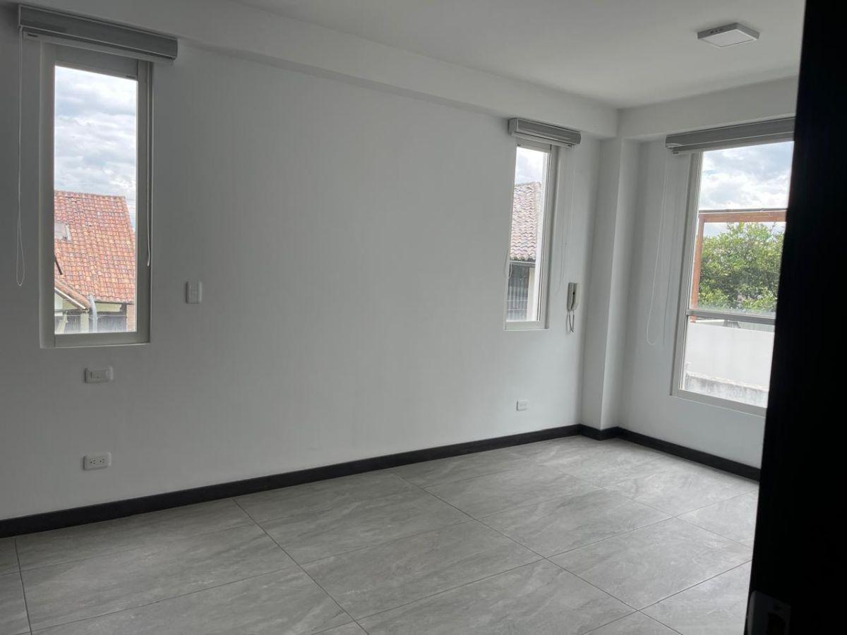 Venta Departamento Moderno de Tres Habitaciones en Cumbayá — imagen 5