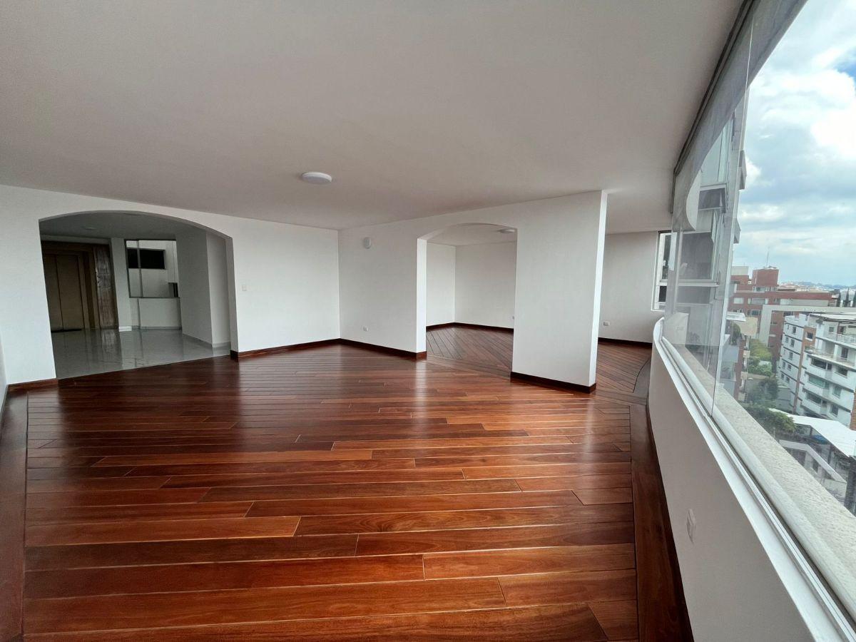 Exclusivo Departamento Completamente Remodelado 300 m² Quito Tenis — imagen 8