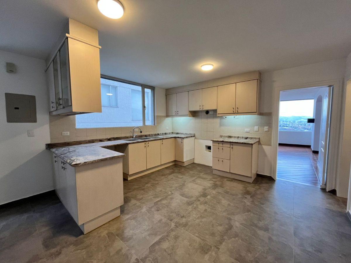 Exclusivo Departamento Completamente Remodelado 300 m² Quito Tenis — imagen 6