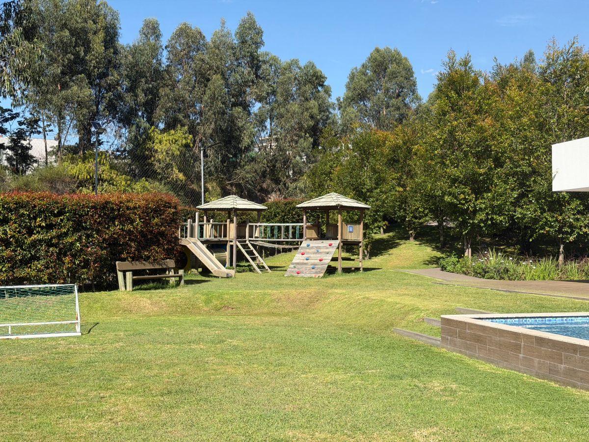 Terreno de 611 m² en Venta en Cumbayá con Áreas Verdes — imagen 8