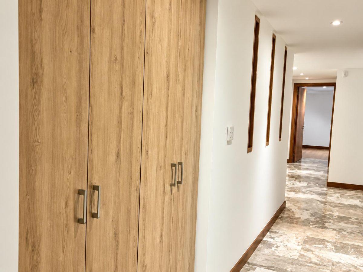 En Venta Departamento de Lujo en Pb con Jardín Privado — Santa Lucía, Cumbayá — imagen 5