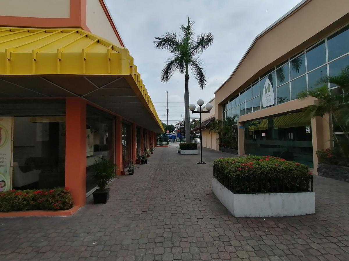 Alquiler de Local Comercial en Centro Comercial Gran Albocentro, Guayas — imagen 4