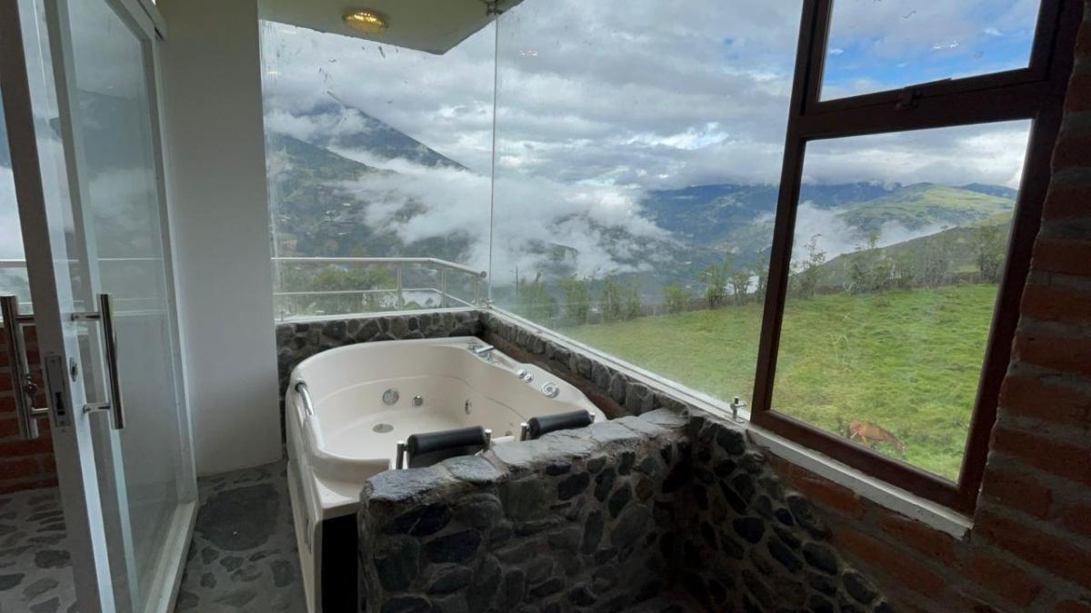 Se Vende Propiedad Amplia con Terreno de 4000 m² - Baños de Agua Santa, Tungurahua — imagen 8