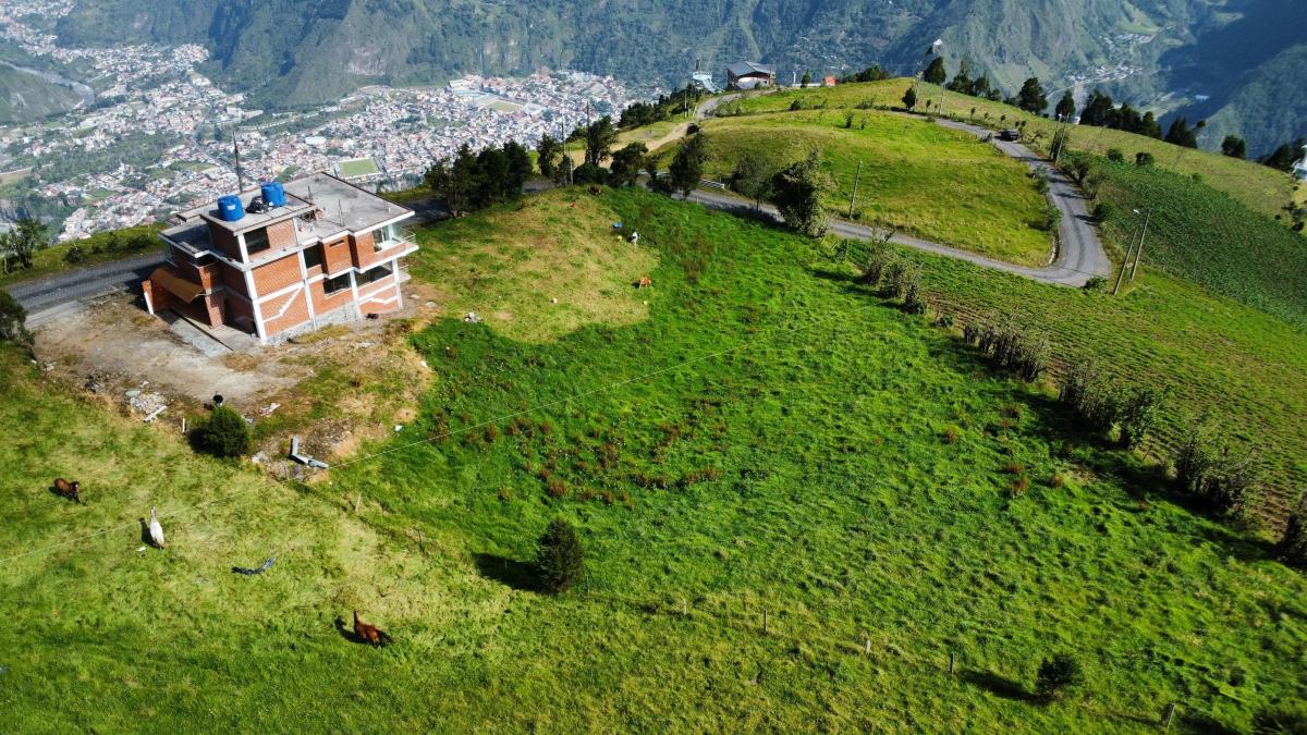 Se Vende Propiedad Amplia con Terreno de 4000 m² - Baños de Agua Santa, Tungurahua — imagen 6