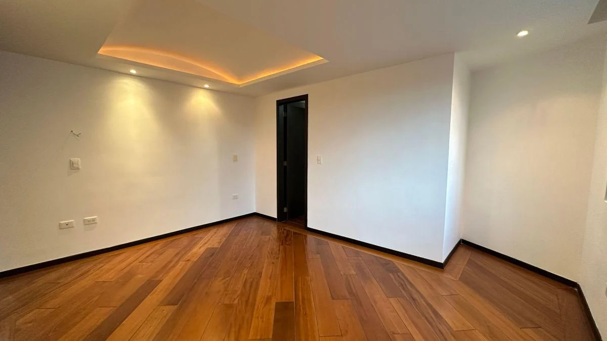 Conjunto Bosque Real - Departamento en Venta con Amplia Terraza Privada de 70 m² – Sector Intisana — imagen 3