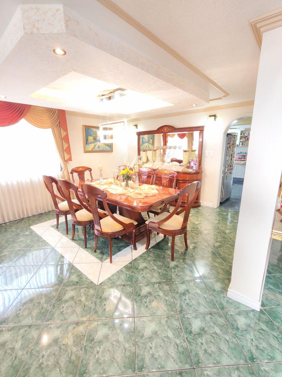 Casa de Lujo en Venta en Conocoto | 4 Suites + Piscina Cubierta + 1.108 m² de Terreno | $452.000 Neg — imagen 4