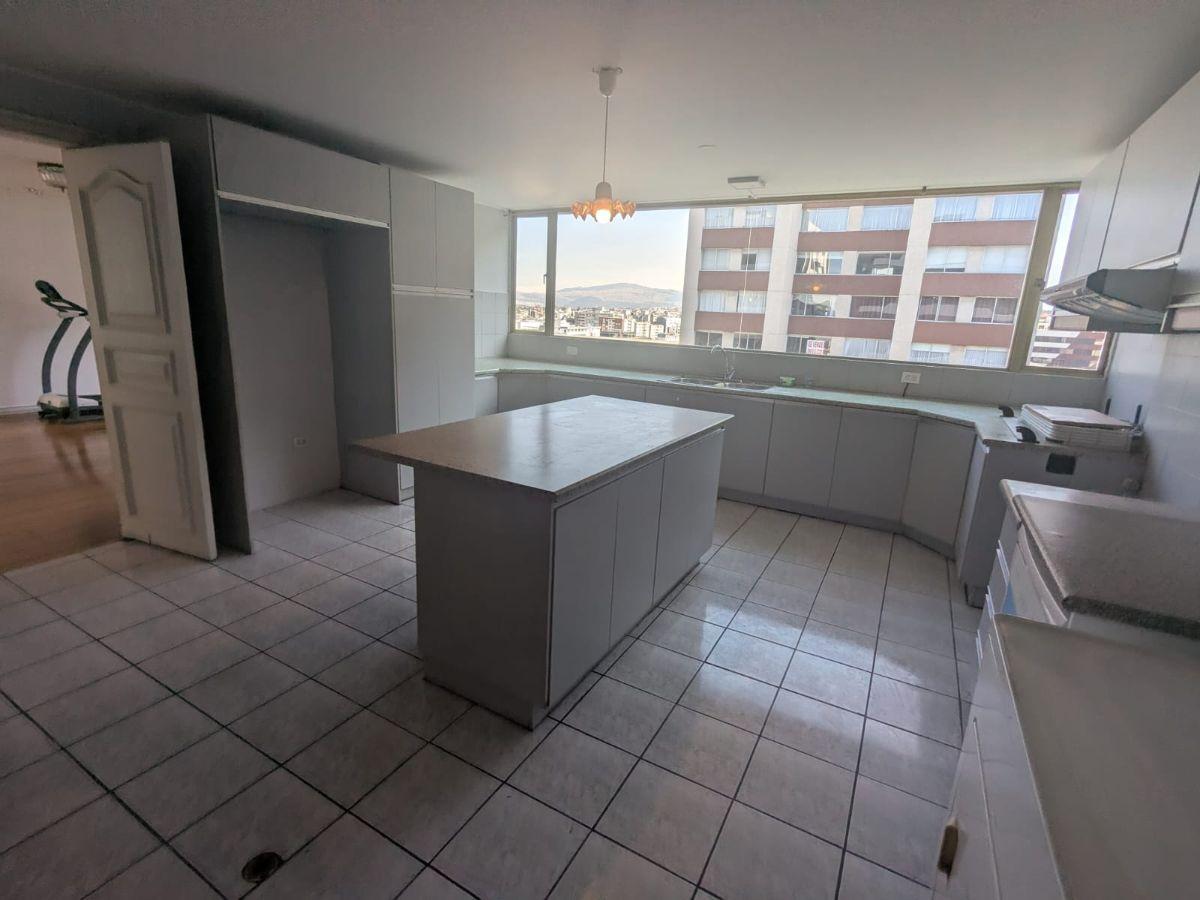 Venta Departamento 3 Dorm. en Quito Sector Gaspar de Villarroel. Edificio Seguridad 24/7 — imagen 3